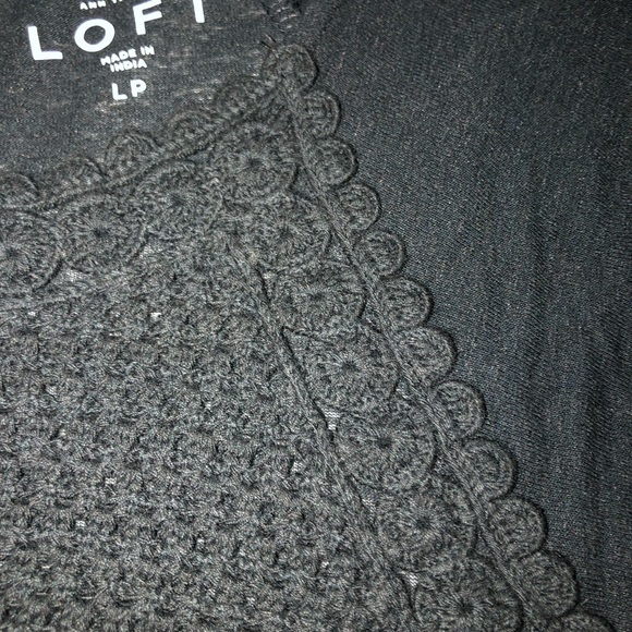 Short flutter sleeves black crocheted blouse light weight Loft LP petite linen - Picture 7 of 10